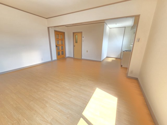 【洋室】 | 小松里マンション