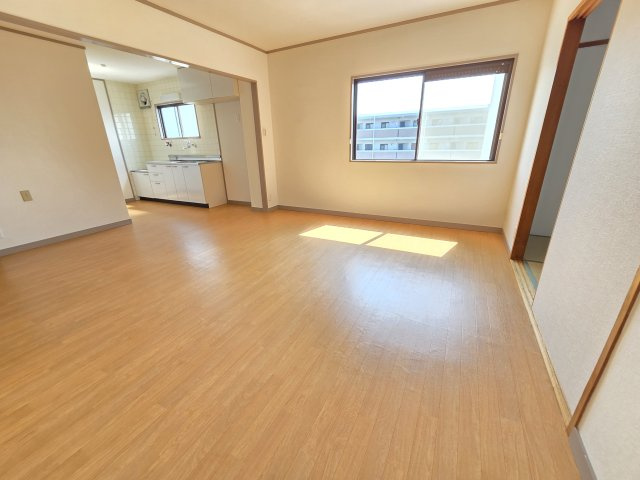 【洋室】 | 小松里マンション
