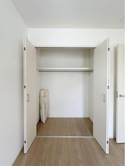 海田町大立町の収納|全居室収納☆
6帖洋室のクローゼットです♪