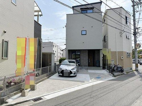 海田町大立町の駐車場|車は並列2台駐車可能☆
広々とした駐車スペースは来客時なども安心なので気軽に家族や友人を招くことができます♪