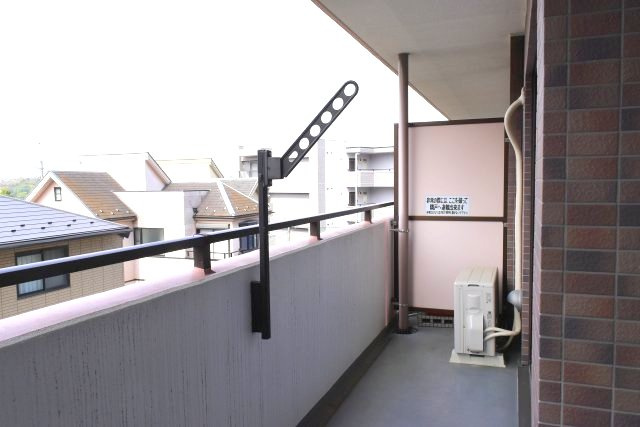 多摩市連光寺２丁目の中古マンションのバルコニー