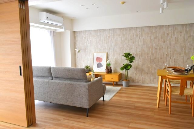 多摩市連光寺２丁目の中古マンションの居間・リビング