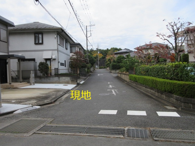中古戸建　東松山市桜山台3-891（リフォーム住宅）の前面道路含む現地写真