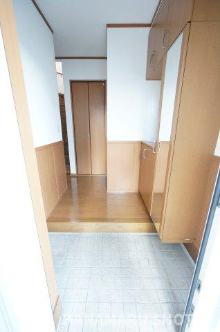 中古　千葉市稲毛区稲毛町の玄関|＊当日ご案内可＊ご希望の物件まとめてご案内！弊社が掲載していない物件でもOK♪お気軽にご相談ください ♪お電話でのお問合わせがスムーズ♪