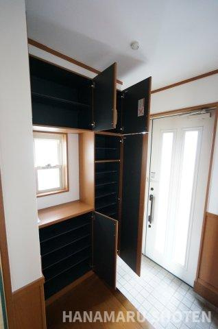 中古　千葉市稲毛区稲毛町の玄関|＊当日ご案内可＊ご希望の物件まとめてご案内！弊社が掲載していない物件でもOK♪お気軽にご相談ください ♪お電話でのお問合わせがスムーズ♪