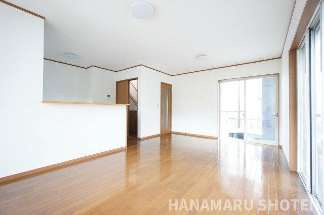 中古　千葉市稲毛区稲毛町の居間・リビング|＊当日ご案内可＊ご希望の物件まとめてご案内！弊社が掲載していない物件でもOK♪お気軽にご相談ください ♪お電話でのお問合わせがスムーズ♪