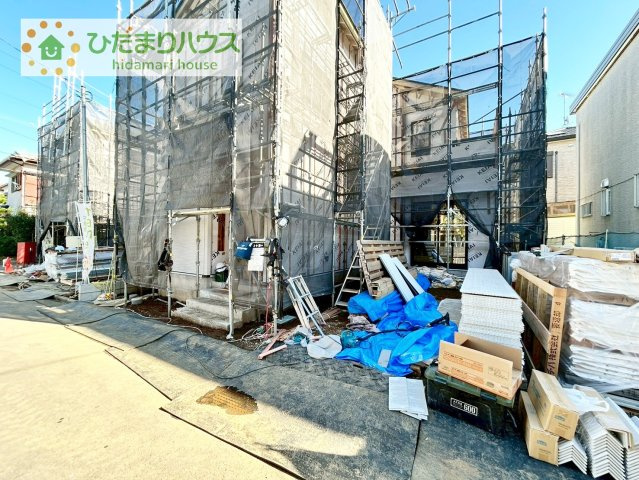 【駐車場】 | 守谷市松ケ丘5期　新築戸建　2号棟 | カースペース2台ＯＫ！前面道路も幅が広いため車庫入れも安心です(^^)/