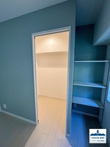 ◆ライオンズマンション八事ガーデン弐番館◆ペット可♪角部屋！の収納|ウォークインクローゼット脇には高さ調整可能な棚も♪