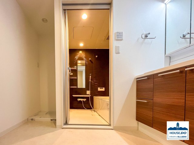◆ライオンズマンション八事ガーデン弐番館◆ペット可♪角部屋！の洗面所|浴室暖房乾燥機付きですよ♪