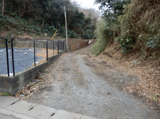 【外観】 | 鎌倉市腰越　売地 | 前面道路から見た間口