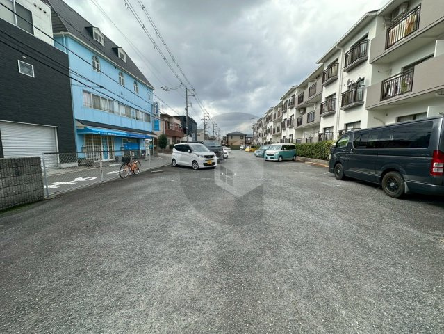 グロリアスレジダンスの駐車場