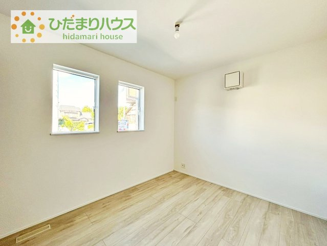 【洋室】 | 取手市井野第１期　新築戸建　4号棟 | 机にベットを置けば子供部屋の完成です！