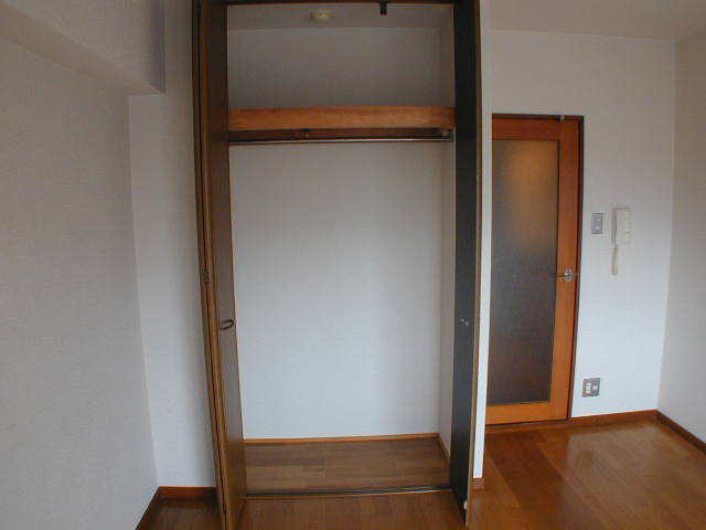 ヴィブエル西新の玄関