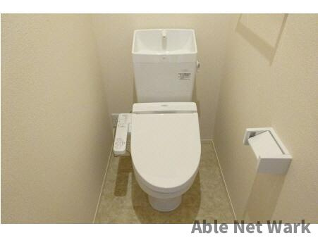 ラ・ドルチェヴィータAのトイレ|ゆったりとした空間のトイレです