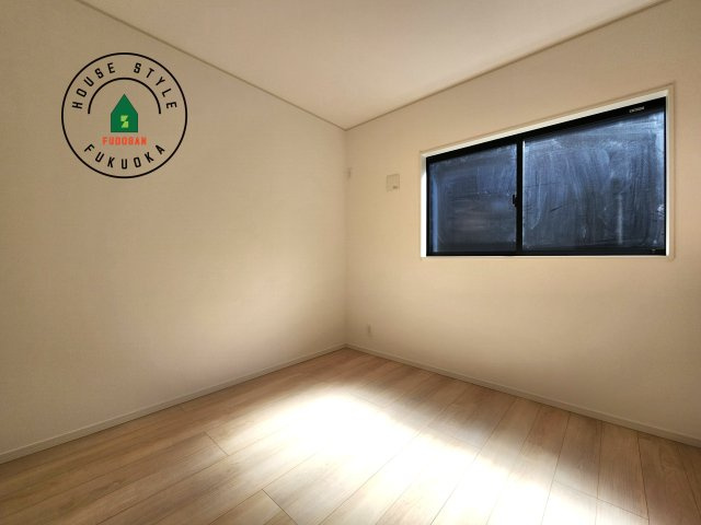 糟屋郡須恵町新原第5-3棟（2号棟）の内観：施工例|元気いっぱいのお子様が活躍するお部屋です。