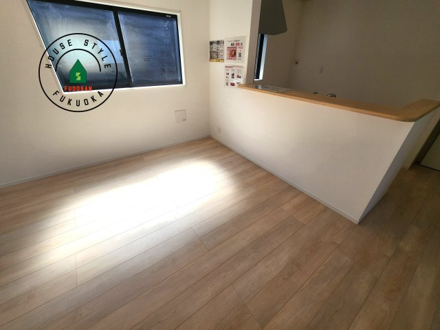 糟屋郡須恵町新原第5-3棟（2号棟）の内観：施工例|ダイニングとリビングのメリハリが付けやすい空間設計になっています。