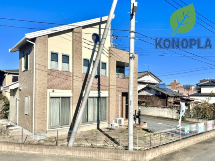 【中古戸建】伊勢崎市境百々の前面道路含む現地写真|■外観｜土日のご見学はもちろん、平日・夜間のご案内も大歓迎です♪「今から見たい」や「仕事終わりに見たい」にもご対応できますのでお気軽にお問い合わせください♪