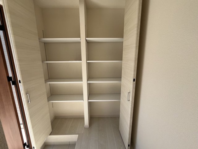 【収納】 | 【20万円ｷｬｯｼｭﾊﾞｯｸ対象物件】リーブルガーデン川西町結崎20期 全6棟 3号棟