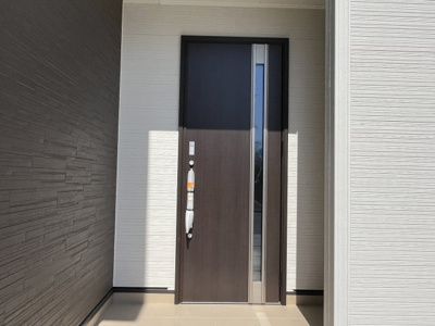 【玄関】 | 【20万円ｷｬｯｼｭﾊﾞｯｸ対象物件】リーブルガーデン川西町結崎20期 全6棟 2号棟