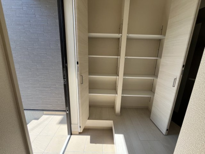 【収納】 | 【20万円ｷｬｯｼｭﾊﾞｯｸ対象物件】リーブルガーデン川西町結崎20期 全6棟 2号棟