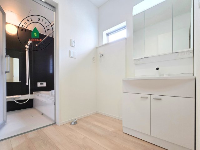 糟屋郡須恵町新原第5-3棟（3号棟）の内観：施工例|脱衣所、洗面所は小さなプライベートスペース。歯磨き、洗顔と毎日施す個人空間。