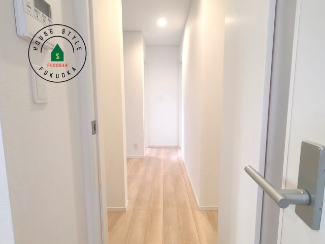 糟屋郡須恵町新原第5-3棟（3号棟）の内観：施工例|平屋はワンフロアしかないため、部屋と部屋の距離が近くなります。 生活音の緩衝材として廊下を活用するのがおすすめです。