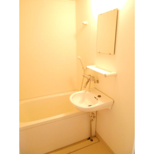 リバーコート西新の浴室