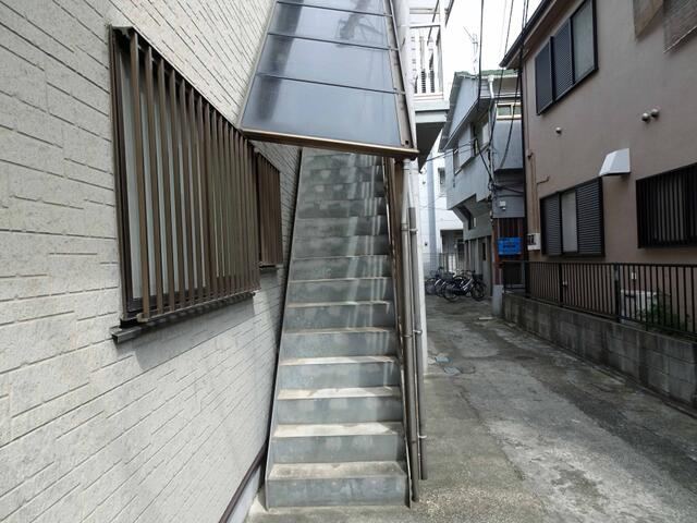 ２階への階段