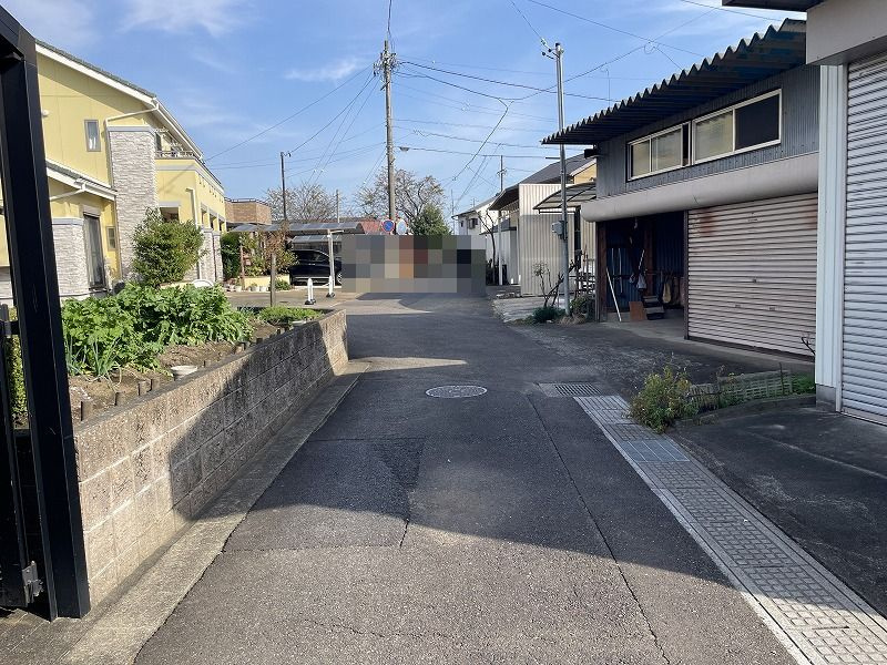 各務原市那加雄飛ケ丘の前面道路含む現地写真
