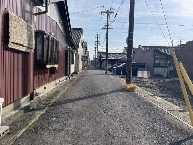 各務原市那加雄飛ケ丘の前面道路含む現地写真