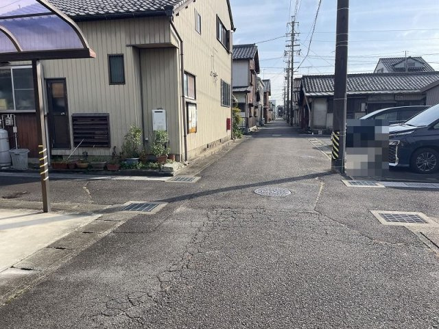各務原市那加雄飛ケ丘の前面道路含む現地写真