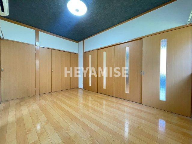 スカイバレー戸町の洋室