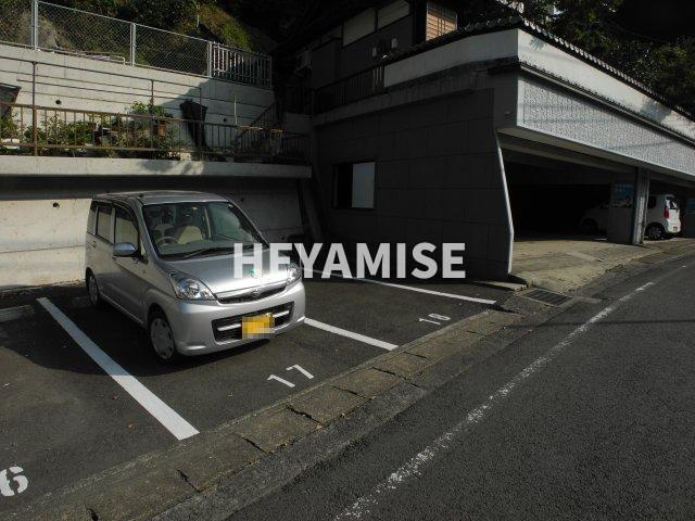 スカイバレー戸町の駐車場