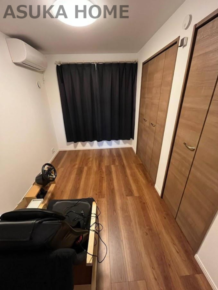 横浜市西区戸部本町戸建ての洋室