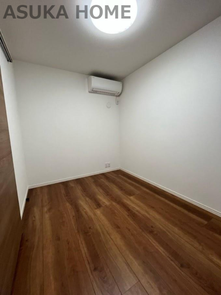 横浜市西区戸部本町戸建ての洋室