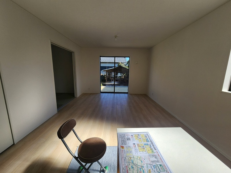 小牧市大字東田中　新築戸建　2号棟の居間・リビング|ゆったりとしたリビングです