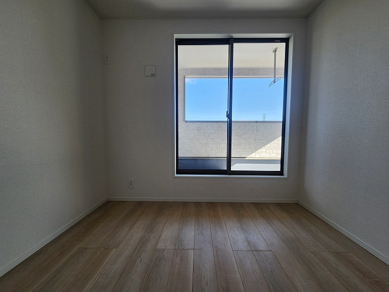 小牧市大字東田中　新築戸建　2号棟の洋室|広々とした洋室です