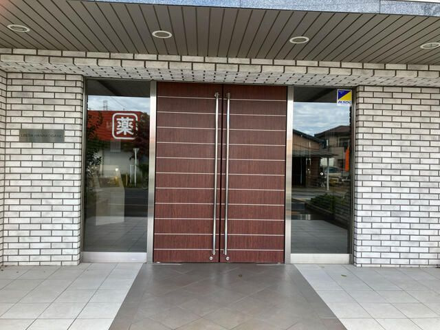 小平市花小金井５丁目の中古マンションのエントランス