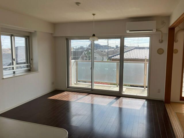 小平市花小金井５丁目の中古マンションの居間・リビング