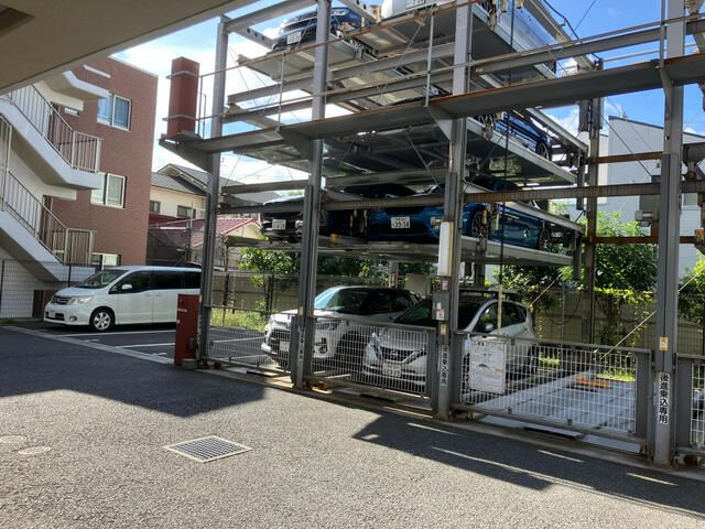 小平市花小金井５丁目の中古マンションの駐車場