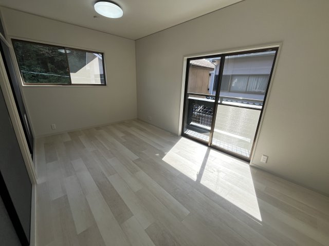 春日市松ヶ丘戸建ての洋室