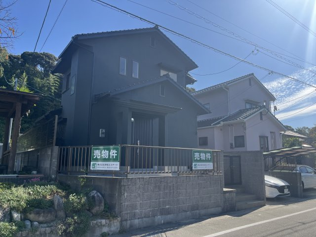 春日市松ヶ丘戸建ての外観