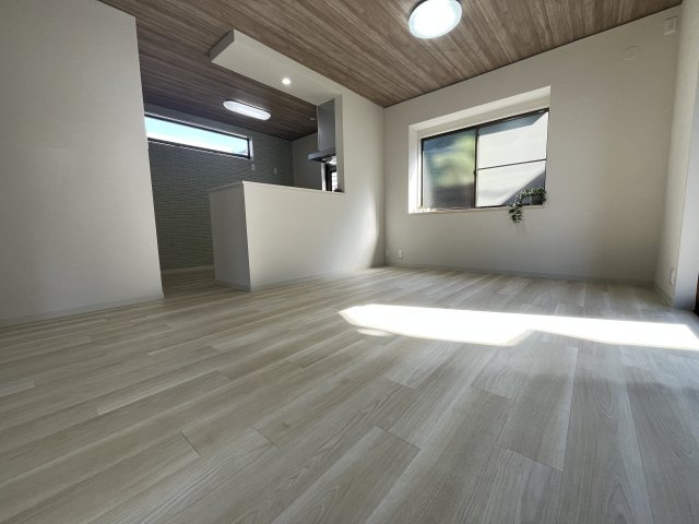 春日市松ヶ丘戸建ての洋室