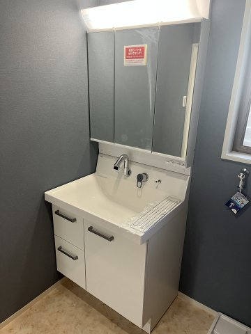 春日市松ヶ丘戸建ての独立洗面台