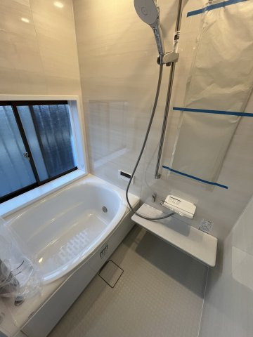 春日市松ヶ丘戸建ての浴室