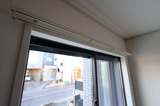 《仲介手数料無料》大宮区櫛引町１丁目332-6新築一戸建てグランパティオのその他|カーテンレール付き