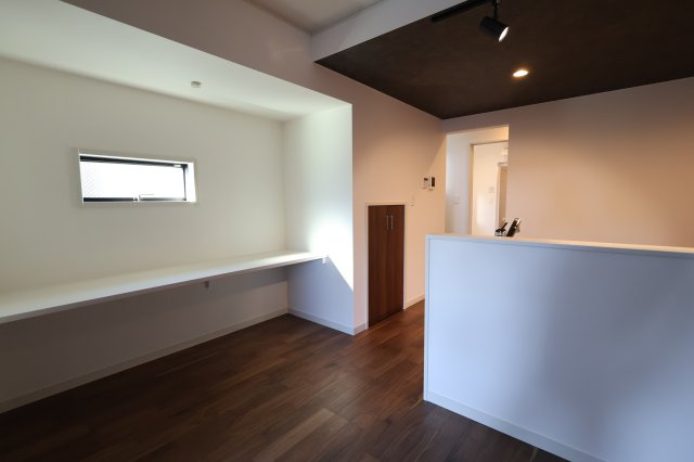 《仲介手数料無料》大宮区櫛引町１丁目332-6新築一戸建てグランパティオの居間・リビング