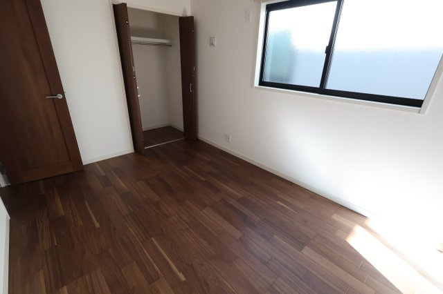 《仲介手数料無料》大宮区櫛引町１丁目332-6新築一戸建てグランパティオの洋室