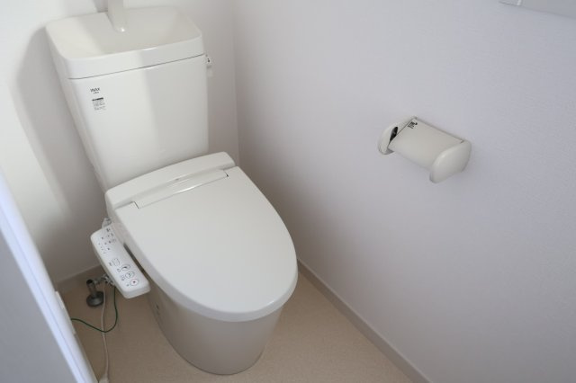 《仲介手数料無料》大宮区櫛引町１丁目332-6新築一戸建てグランパティオのトイレ