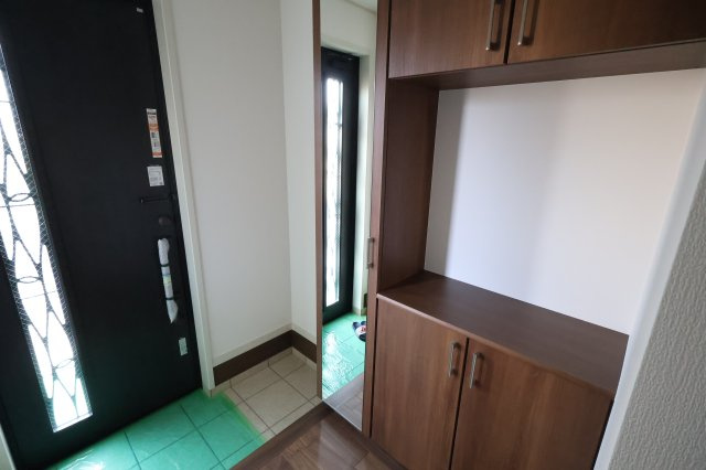 《仲介手数料無料》大宮区櫛引町１丁目332-6新築一戸建てグランパティオの玄関